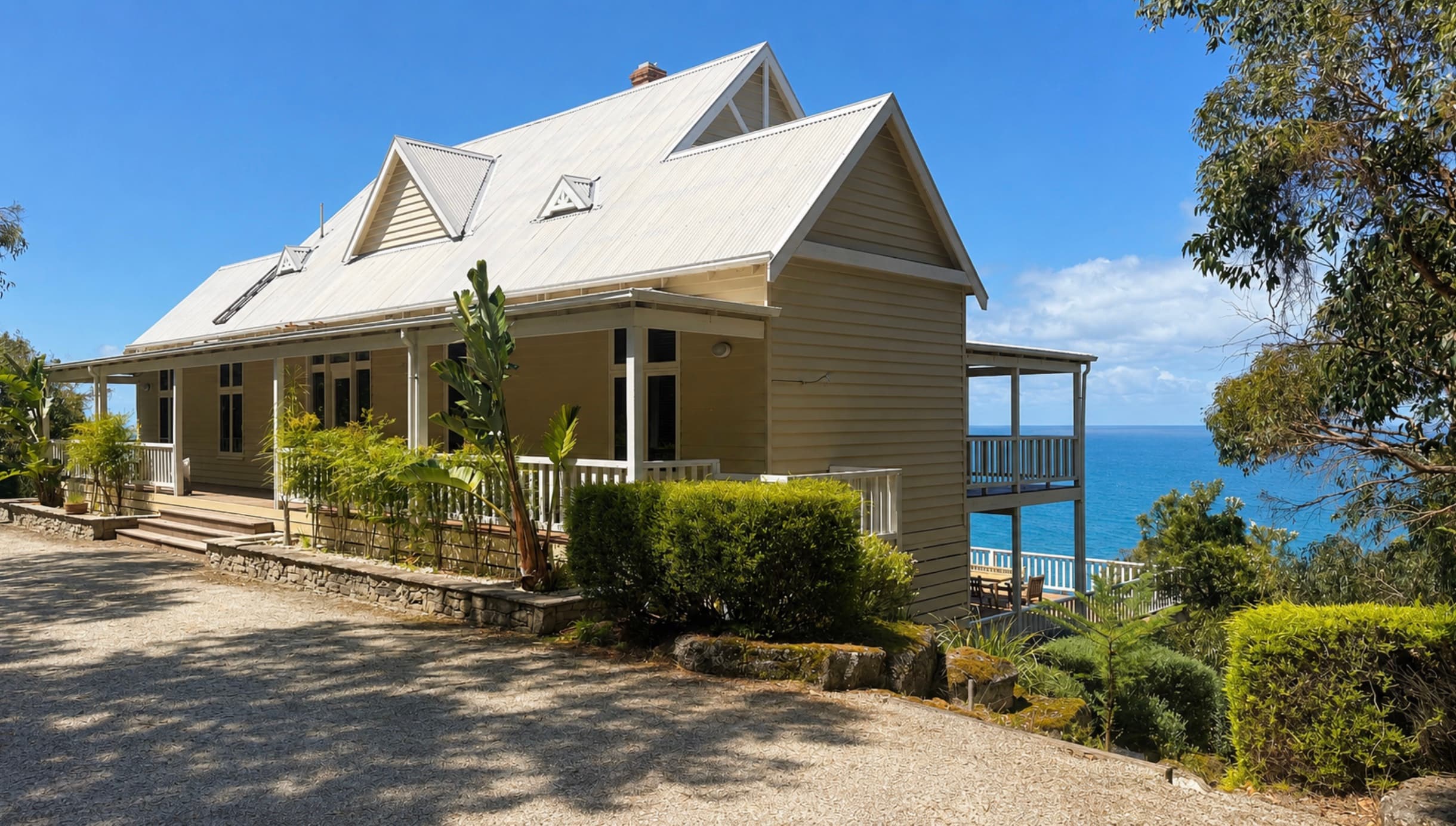 Weatherboard coastal home with ocean views
