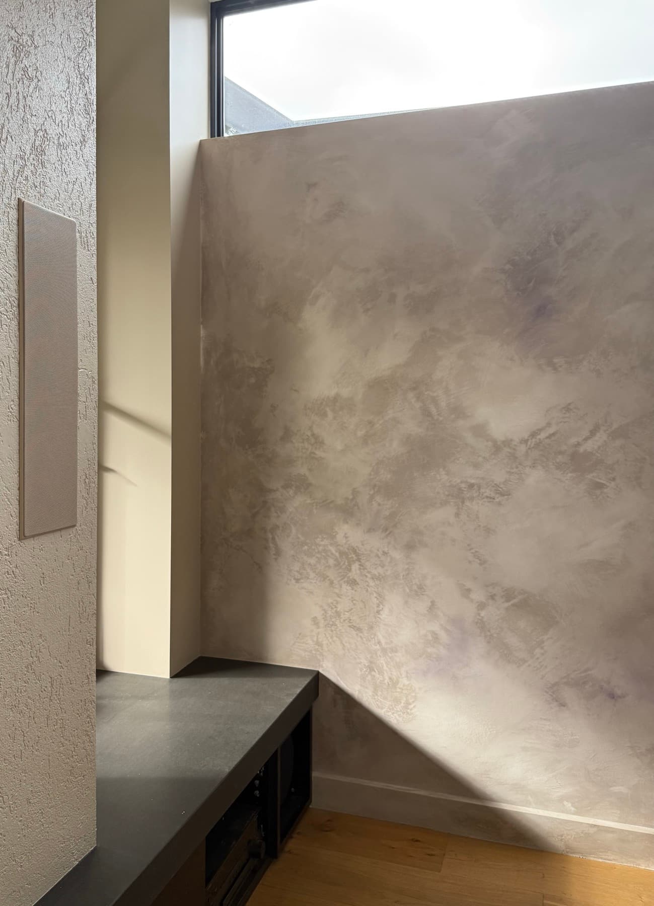 A hand-finished mineral wall in a contemporary interior